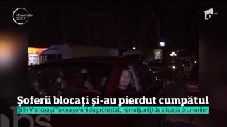 Șoferii blocați și-au pierdut cumpătul: "Pentru ce dăm banii ăia, taxe de drum, pentru ce rovinietă, pentru ce asigurare, cine ia banii?"