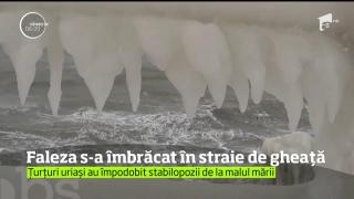 Gerul a îmbrăcat faleza din Constanța în straie de gheață