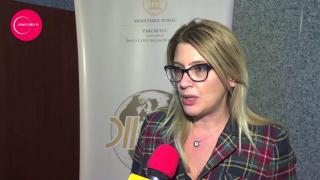 Detalii incredibile apar în cazul mamei românce care şi-a violat fiica de 9 ani. Trimitea videourile şi fotografiile pe Facebook, iubitului ei, din Marea Britanie (VIDEO)