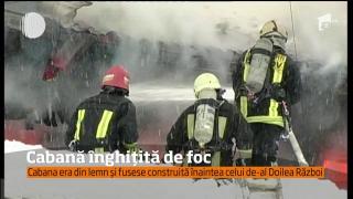 O cabană în care erau 24 de copii cu diazabilităţi a ars din temelii