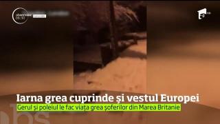 N-au mai văzut atâta zăpadă în viaţa lor! În Grecia, oamenii blocaţi în zăpadă sunt salvaţi cu elicopterul