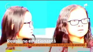 Două surori identice s-au regăsit la 10 ani de la separare