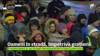 Ordonanţa de graţiere a scos oamenii în stradă! Mii de persoane au protestat în toată ţara împotriva modificării Codului Penal