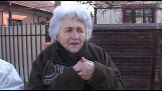 (VIDEO) Imagini de GROAZĂ la Târgu-Jiu. Două persoane au murit, SPULBERATE de un şofer grăbit, pe trecerea de pietoni. Victimele, proiectate zeci de metri în aer