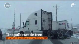 Accident cutremurător în Statele Unite! Un camion de curierat a fost spulberat de un tren