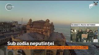 Cazinoul din Constanţa, o RUINĂ! Tencuiala continuă să cadă, geamurile sunt sparte