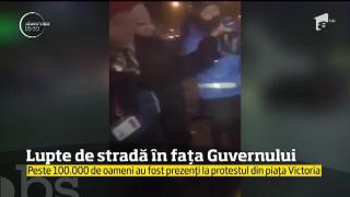 20 de persoane au fost reţinute, după ce au atact jandarmii, în Piaţa Victoriei, cu petarde. Reacţia autorităţilor