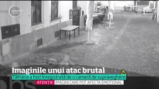 TÂLHĂRIE surprinsă de camerele de supraveghere ale unui bar din Cluj. Victima este pusă la pământ în două minute (VIDEO)