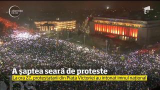 Piaţa Victoriei, umplută până la refuz, pentru a şaptea seară. Peste 20.000 de oameni au manifestat în faţa Guvernului