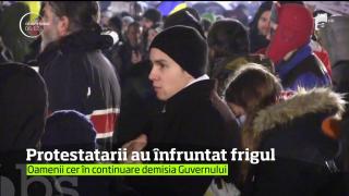 Proteste pe GER! În ciuda frigului, oamenii au ieşit, din nou, în faţa Guvernului
