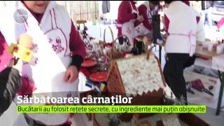 La Nicoleşti a avut loc Festivalul Cârnaţilor. Bucătarii au pregătit bunătăţi pentru toate gusturile.