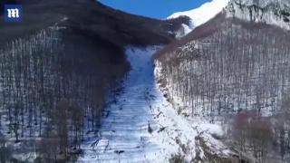 VIDEO: Imagini TERIBILE cu hotelul italian distrus de avalanşă. Rămăşiţele au fost filmate cu o dronă