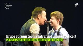 Un fan i-a atras atenţia lui Bruce Springsteen în timpul concertului său. Artistul i-a făcut o bucurie neaşteptată