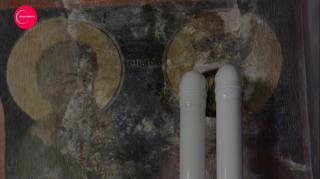 Icoană cu ochii găuriţi pentru ţevile pentru centrala termică, într-o biserică monument din Bucureşti. Cazul e anchetat de autorităţi