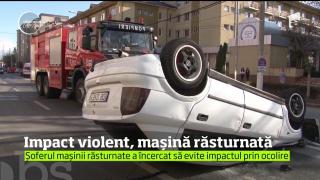 La un pas de TRAGEDIE! Ce a păţit o șoferiță care a vrut să întoarcă maşina pe linia dublă continuă