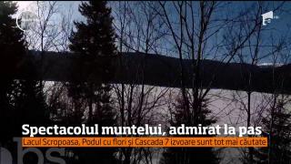 Spectacolul muntelui, admirat la pas. Lacul Scropoasa, Podul cu flori și Cascada 7 sunt tot mai căutate