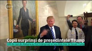 S-au deschis porţile Casei Albe! Primii vizitatori din era Trump au avut parte de surpriza vieţii lor (VIDEO)