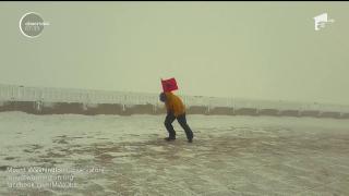 Meteorolog doborât de vânt, la o staţie meteo din Statele Unite. Vântul sufla cu peste 160 km/h! (VIDEO)