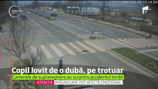 Scene DRAMATICE în Vaslui: Un băieţel a fost lovit ÎN PLIN de o dubă. Copilul a fost internat la spital în stare GRAVĂ