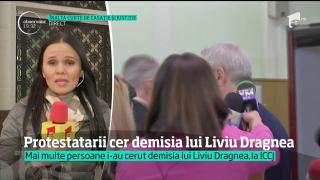 Mai mulţi protestatari i-au cerut demisia lui Liviu Dragnea, chiar în curtea Instanţei Supreme (VIDEO)