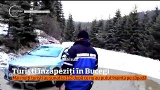 Zăpada în toiul primăverii! Turiştii au sunat la 112 după ce au rămas blocaţi pe munte, în Dâmboviţa