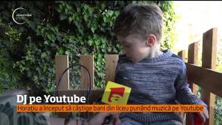 POVESTE DE SUCCES la Hunedoara. Un tânăr îşi câştigă singur banii de buzunar cu un canal de Youtube