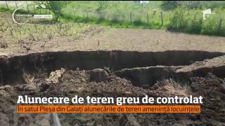 Tensiune într-un sat din Galaţi: Localnicii stau cu sufletul la gură din cauza alunecărilor de teren