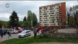 Panică la Hunedoara. Copii şi persoane cu handicap ajunse de urgenţă la spital, după un incendiu într-un bloc