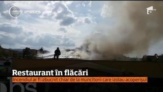 Panică la Braşov! Restaurant distrus de flăcări, un nor de fum s-a adunat peste un cartier