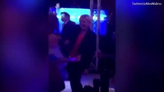 Înfrângere în paşi de dans. Marine Le Pen a fost filmată dansând, la scurt timp după ce şi-a recunoscut înfrângerea în alegeri VIDEO