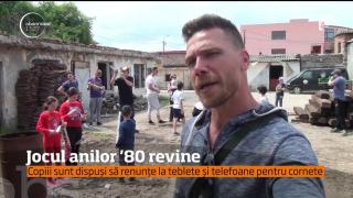 Iniţiativă inedită la Alba! Jocul copilăriei, cu tuburi şi cornete de hârtie, a revenit în actualitate