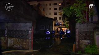 Incendiu violent în centrul Capitalei! Un pompier a fost rănit când încerca să stingă un foc la o casă părăsită de pe Bulevardul Regina Maria (VIDEO)