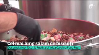 Cel mai lung salam de biscuiți din țară a fost preparat la Alba Iulia