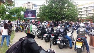 Doi tineri din Bacău au spus "DA" pe două roţi