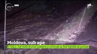 PLOILE TORENȚIALE au făcut RAVAGII în trei judeţe din Moldova! Sute de case INUNDATE, drumuri DISTRUSE și PODURI RUPTE
