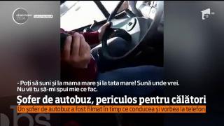 Imagini revoltătoare la Braşov! Şofer de autobuz, filmat în timp ce conducea şi vorbea la telefon (VIDEO)