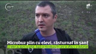 Plan roşu de intervenţie pe A1! Zeci de elevi au ajuns la spital, după ce microbuzul lor s-a răsturrnat într-un şanţ. Şoferul a murit