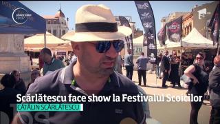 Cel mai savuros festival din România este în toi la malul mării. Zeci de chefi, în frunte cu Cătălin Scărlătescu, pregătesc tone de scoici pentru pofticioşi