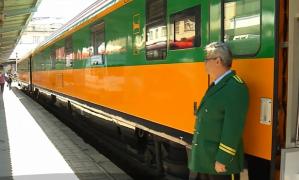 România are trenuri de viteză cumpărate cu MILIOANE DE EURO, ce abia se târâie pe liniile ferate fragile!