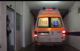 Au scăpat ca prin minune din colţii unei ursoaice şi au ajuns la spitalul din Buzău cu muşcături serioase