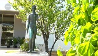 Staţiunea Mamaia e locul perfect pentru fiţe, dar nu şi pentru statui. Şapte opere din bronz ale unor sculptori celebri sunt de negăsit