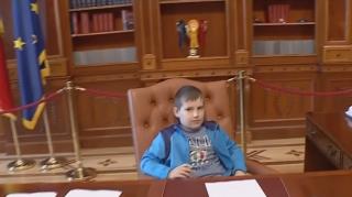 Copiii, la putere în Parlament! Special pentru cei mici, la Palatul Parlamentului a fost "Ziua porţilor deschise"