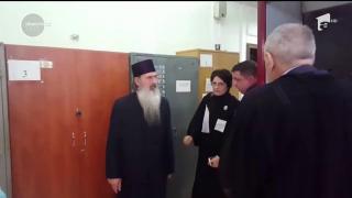 IPS Teodosie spune că n-a încălcat nicio regulă! Arhiepiscopul Tomisului preferă controlul judiciar (VIDEO)