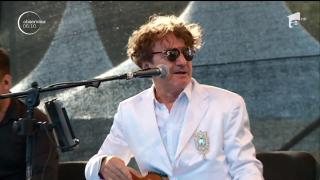 Mii de constănţeni, majoritatea oameni simpli, s-au înghesuit pe Goran Bregovic, în comuna Albeşti!
