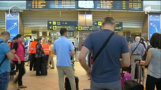 HAOS pe aeroporturile româneşti! Controlorii de zbor ameninţă cu noi greve, zilele următoare