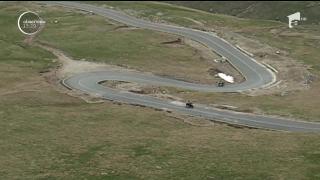 Veste bună pentru turişti! Transalpina a fost redeschisă traficului rutier