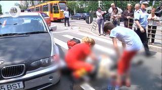 Un bărbat care nu a avut niciodată permis de conducere s-a prezentat la Poliţie şi susţine că el a accidentat doi pensionari, pe zebră, la Galaţi