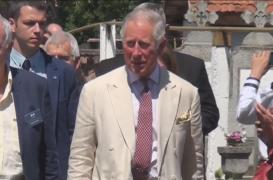 PRINȚUL CHARLES, primit cu pâine și sare în Transilvania! Prințul a vizitat o biserică ridicată de strămoșii săi