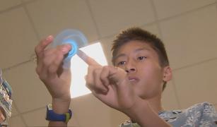 KENDAMA și SPINNERUL, cele mai bine vândute jucării din România! Însă mare atenție de unde le cumpărați!