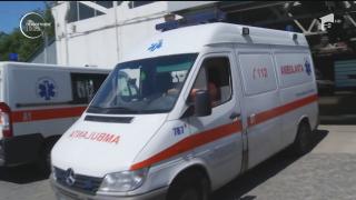 Vrem ambulanţe, dar nu avem încă bani!  Cele vechi sunt RUGINITE şi abia mai pornesc!